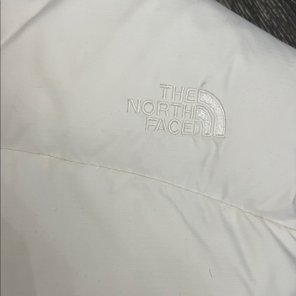 The North Face Cream Puffer Vest - Picture 6 of 6